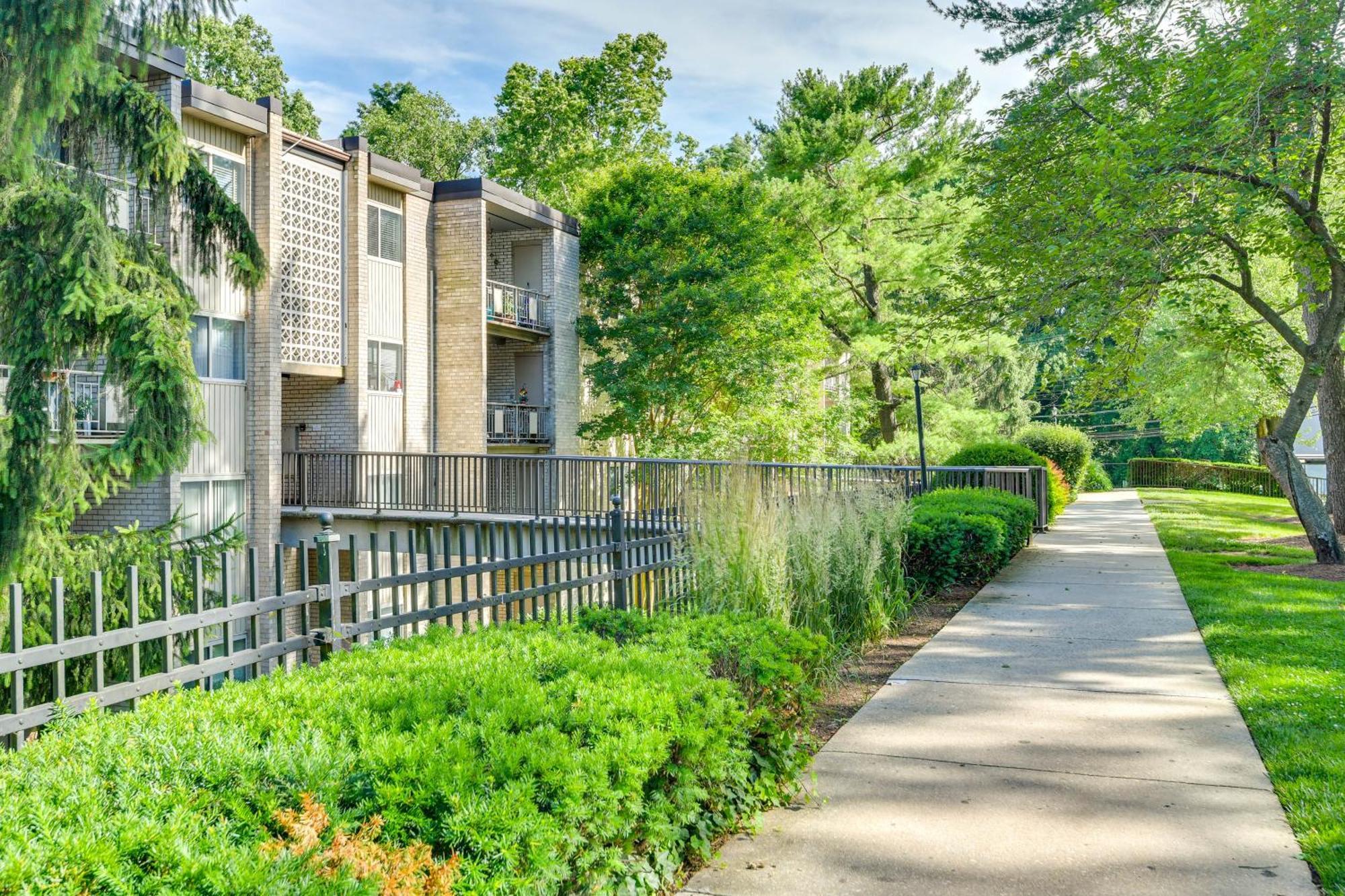 North Bethesda Apartment With Community Pool! 외부 사진